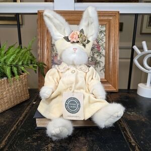 Boyds Bears Savannah Buttercup Bunny Rabbit Archive Collection Plush 191650